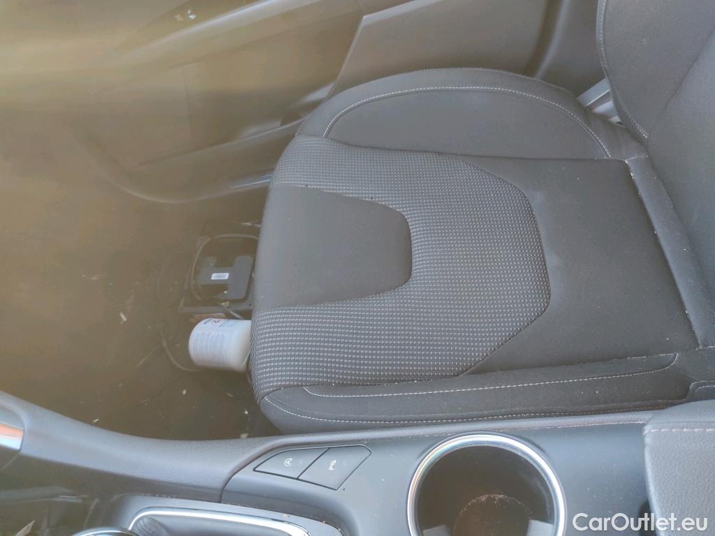  Ford  Mondeo FORD  / 2014 / 5P / berlina con portón 2.0 TDCi 110kW (150CV) Titanium 235 #26
