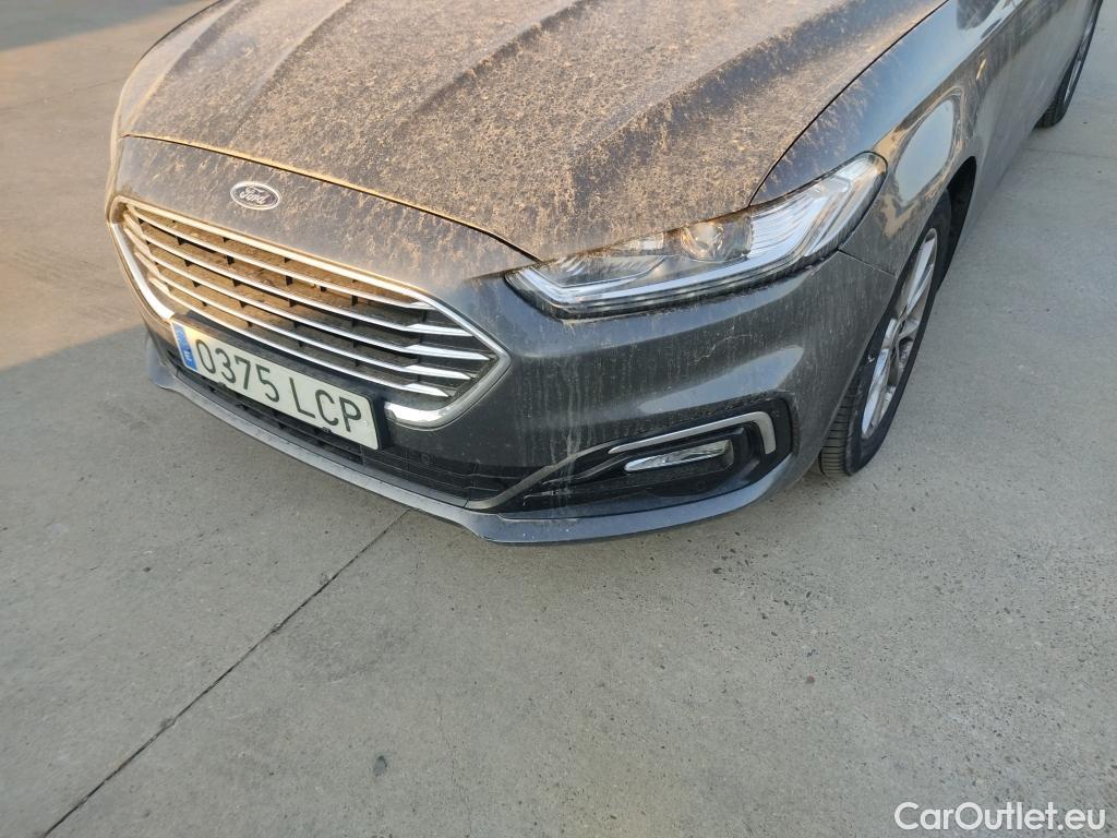  Ford  Mondeo FORD  / 2014 / 5P / berlina con portón 2.0 TDCi 110kW (150CV) Titanium 235 #16