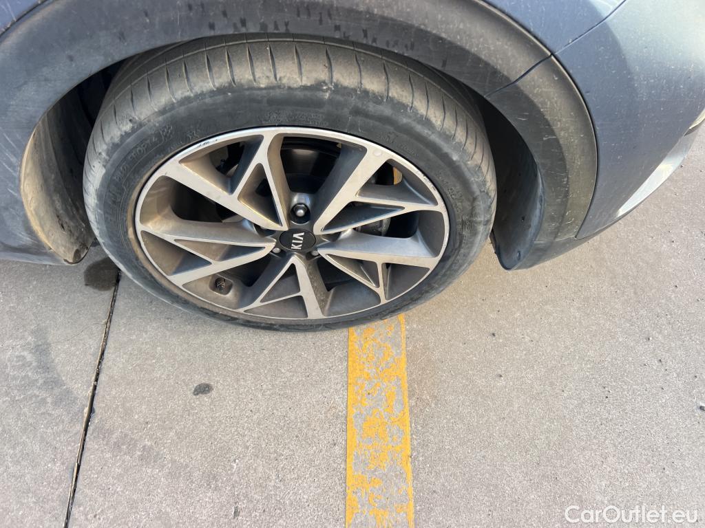  KIA  Niro  Emotion 1.6 AT6 E6d #3