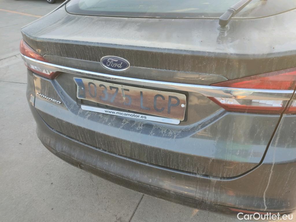  Ford  Mondeo FORD  / 2014 / 5P / berlina con portón 2.0 TDCi 110kW (150CV) Titanium 235 #23