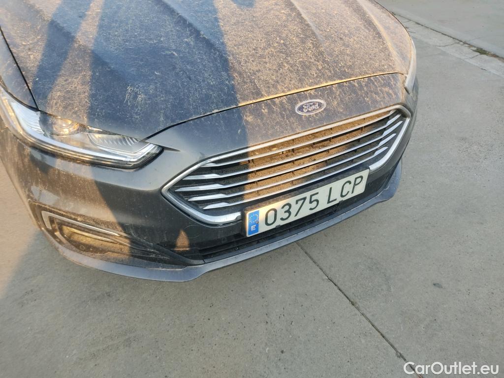  Ford  Mondeo FORD  / 2014 / 5P / berlina con portón 2.0 TDCi 110kW (150CV) Titanium 235 #21