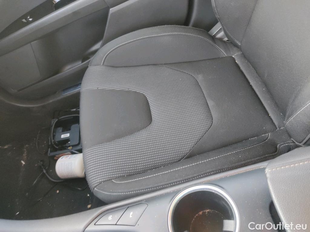  Ford  Mondeo FORD  / 2014 / 5P / berlina con portón 2.0 TDCi 110kW (150CV) Titanium 235 #25