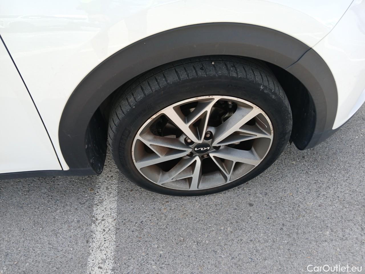  KIA  Niro  Emotion 1.6 AT6 E6d #54