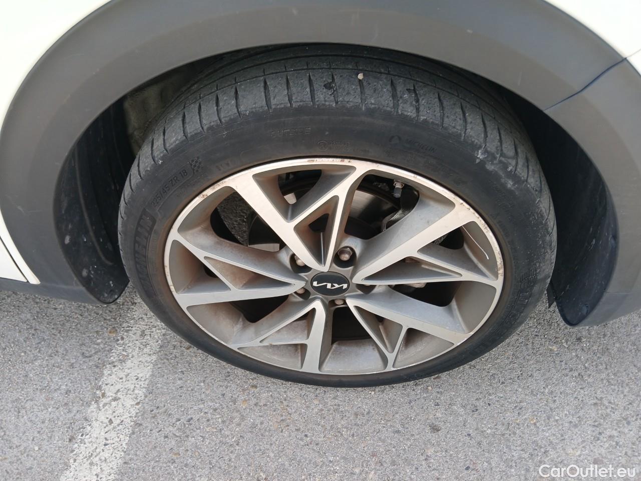  KIA  Niro  Emotion 1.6 AT6 E6d #3