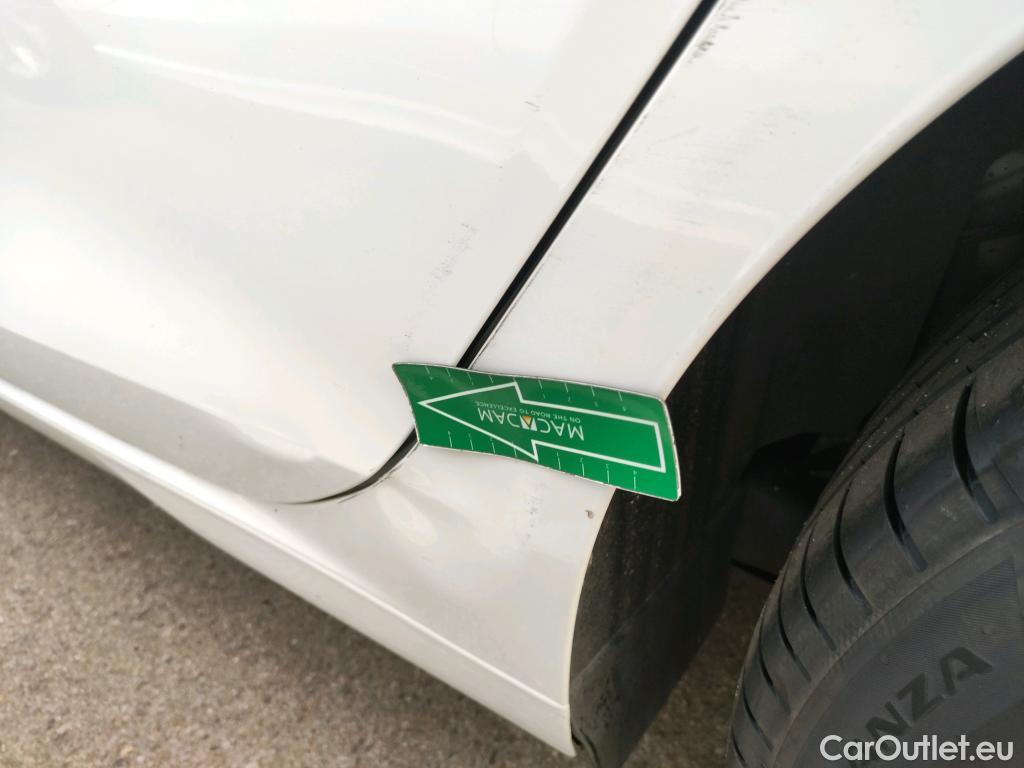  Volkswagen  Golf  VIII Berlina 2.0 TDI 115CV MT6 E6d #4