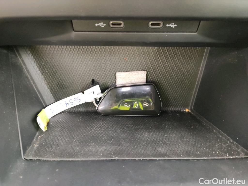  Volkswagen  Golf  VIII Berlina 2.0 TDI 115CV MT6 E6d #2
