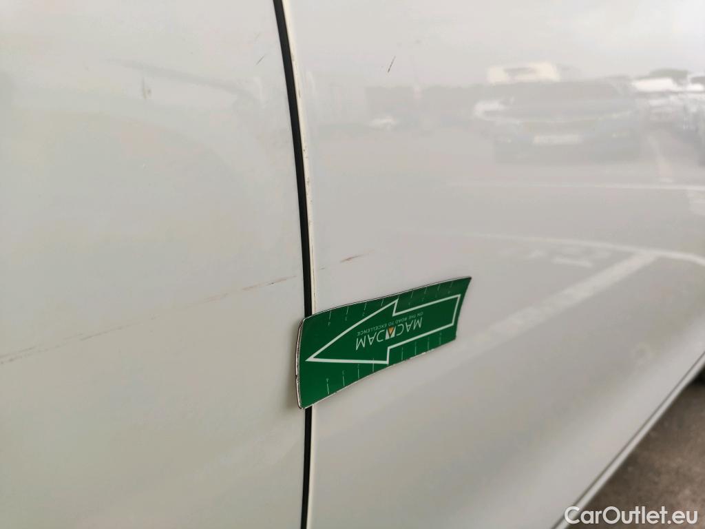  Volkswagen  Golf  VIII Berlina 2.0 TDI 115CV MT6 E6d #26