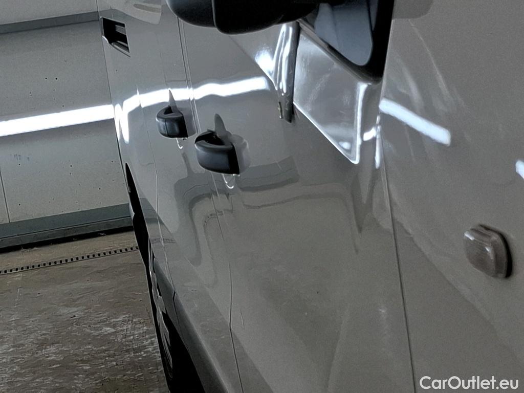  Renault  Trafic RENAULT  / 2019 / 4P / Fourgon tole FG GCF L2H1 1300 Energy dCi 145 #70