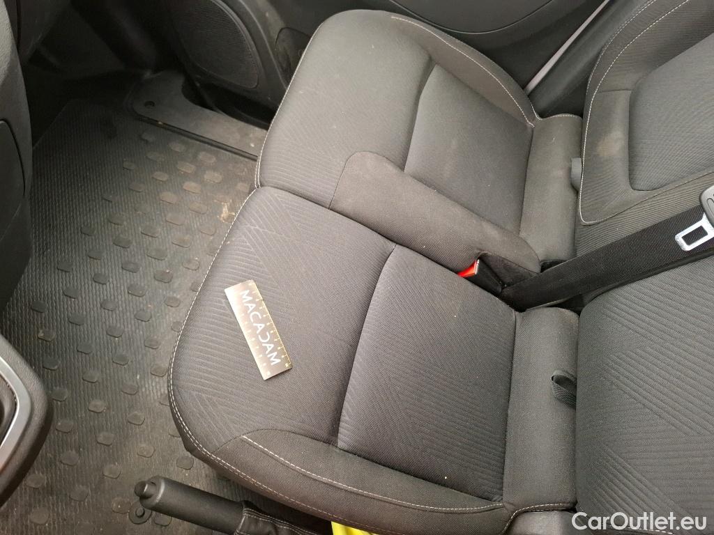  Renault  Trafic RENAULT  / 2019 / 4P / Fourgon tole FG GCF L2H1 1300 Energy dCi 145 #84