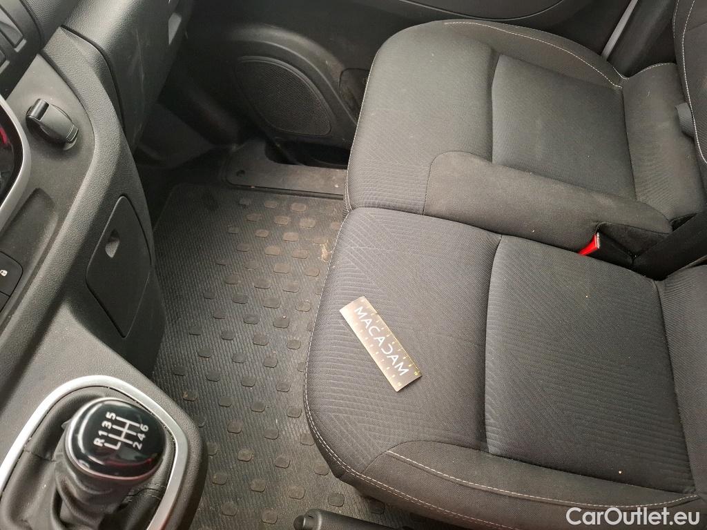  Renault  Trafic RENAULT  / 2019 / 4P / Fourgon tole FG GCF L2H1 1300 Energy dCi 145 #83