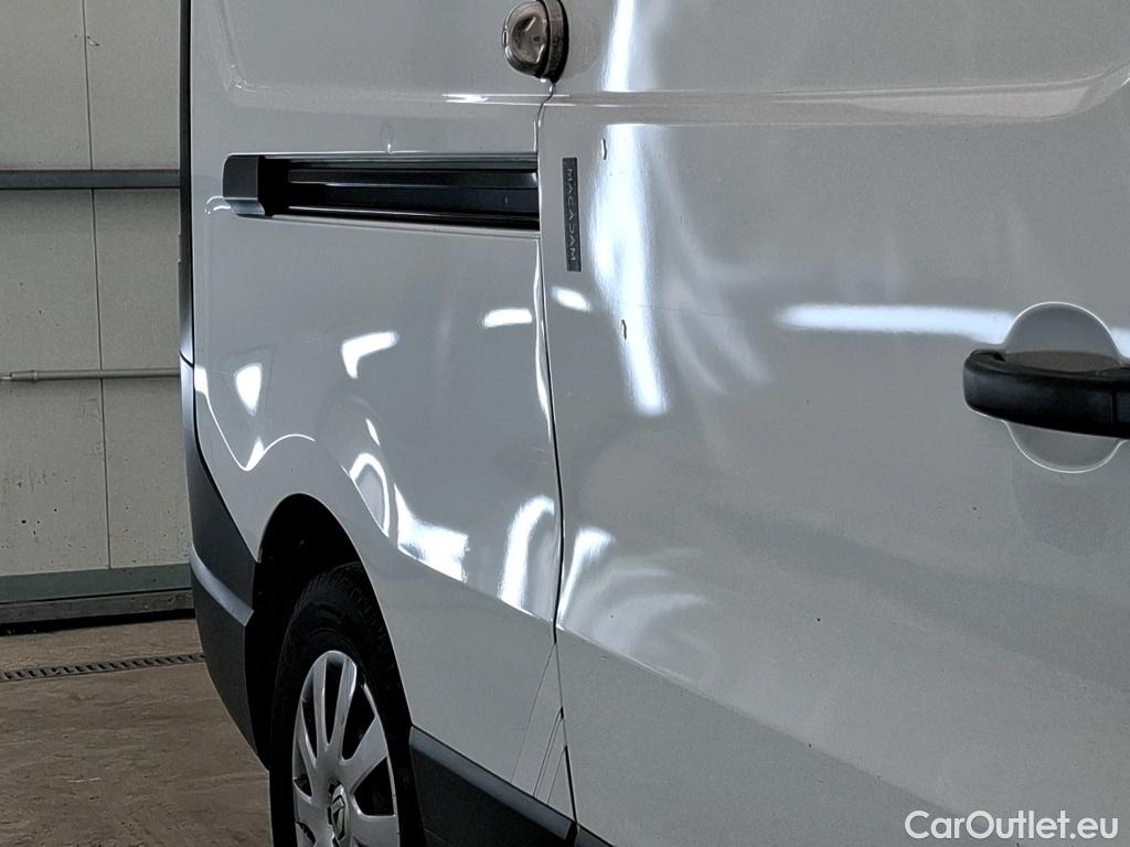  Renault  Trafic RENAULT  / 2019 / 4P / Fourgon tole FG GCF L2H1 1300 Energy dCi 145 #42