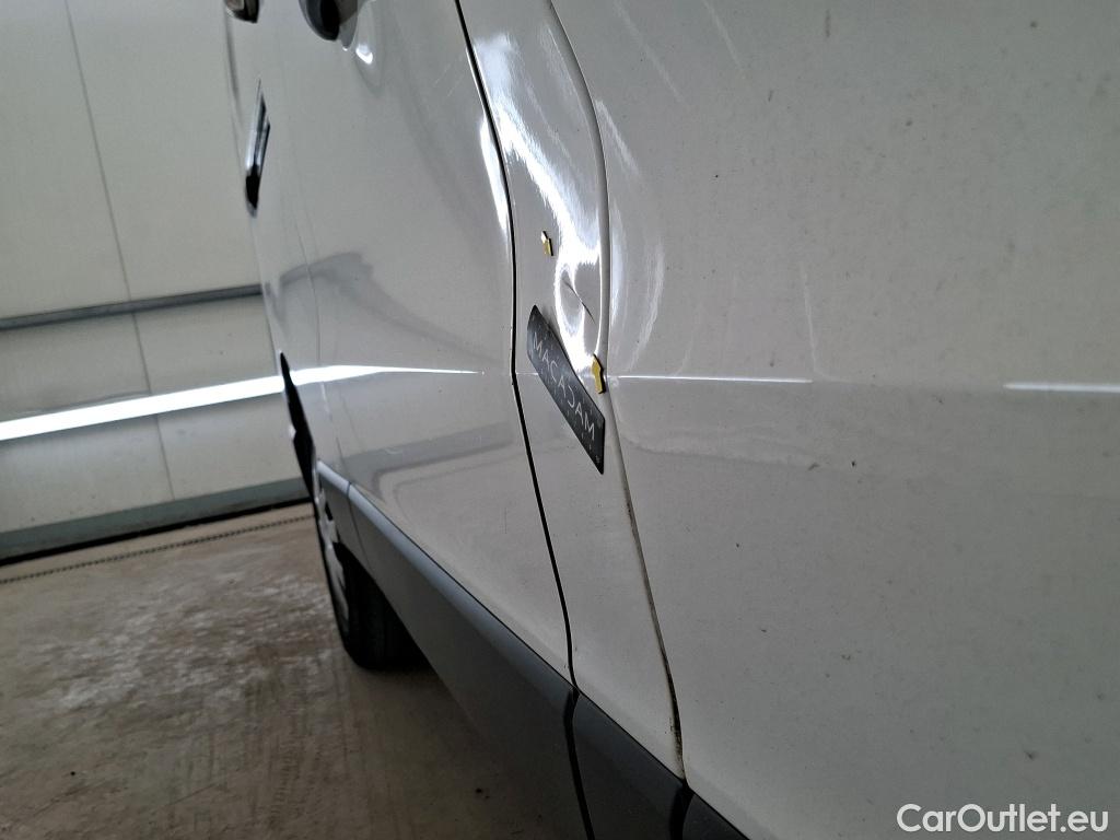  Renault  Trafic RENAULT  / 2019 / 4P / Fourgon tole FG GCF L2H1 1300 Energy dCi 145 #67