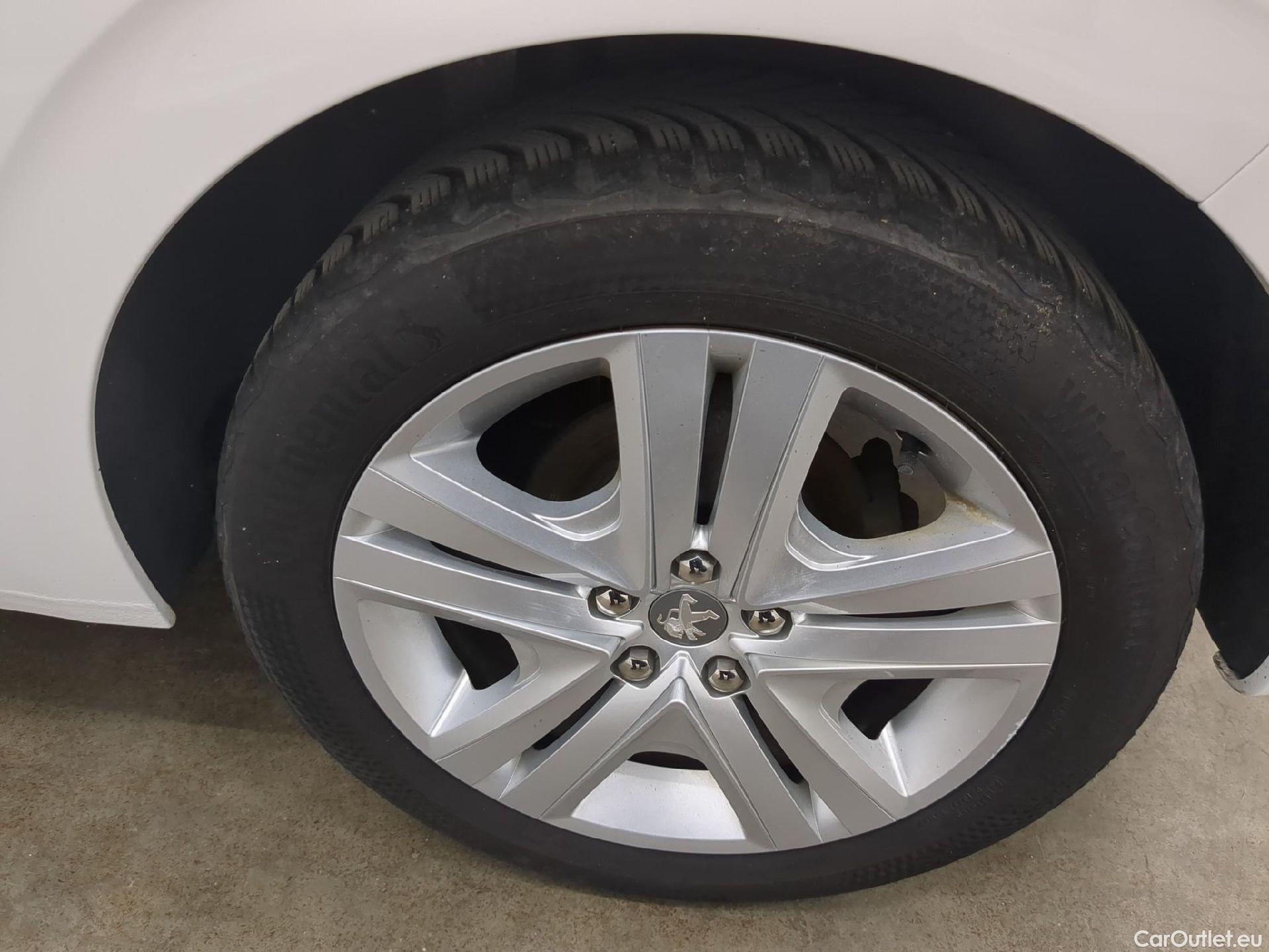  Peugeot  208  Allure Business 1.2 PureTech 110CV BVM5 E6 #2