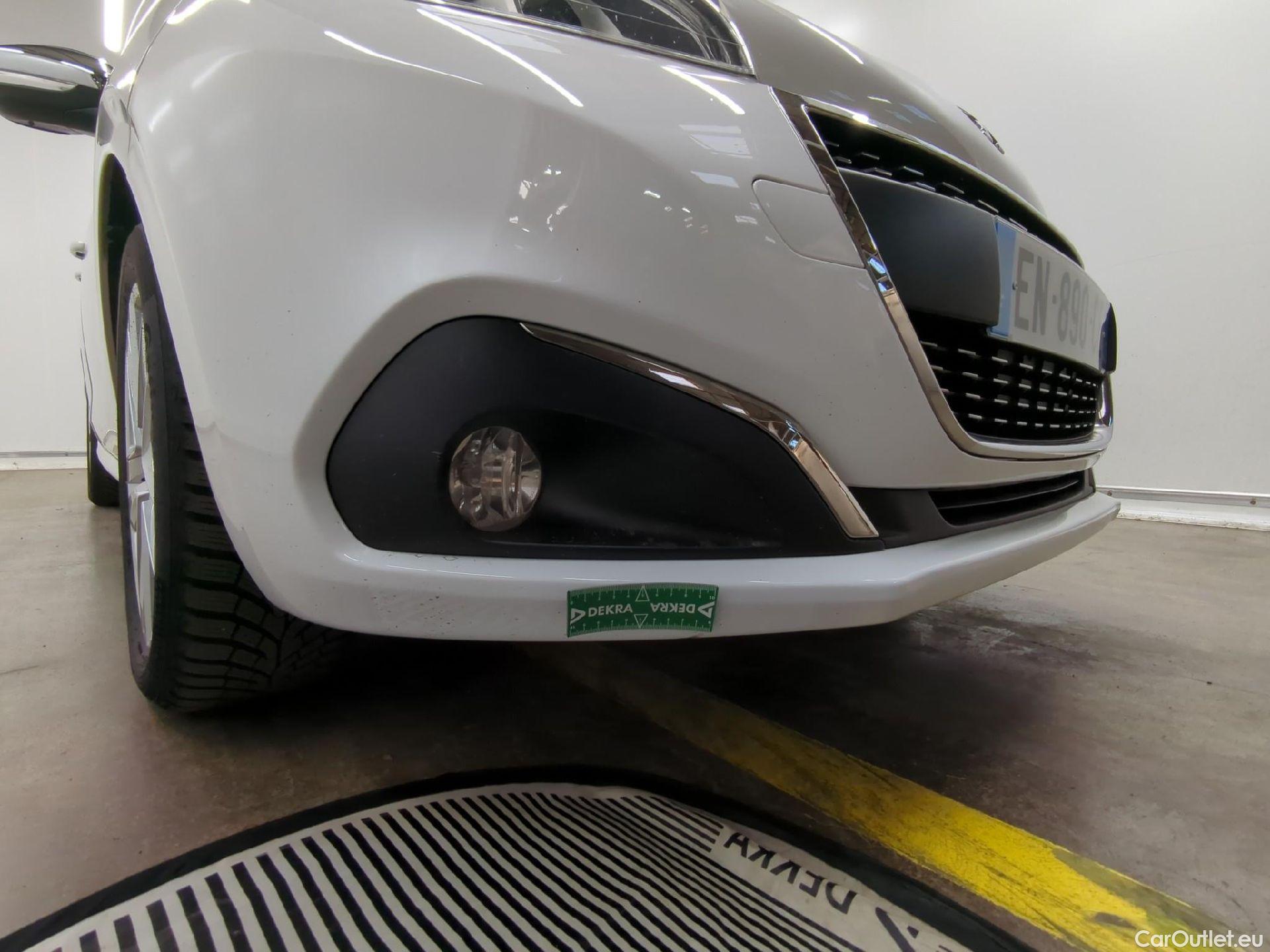  Peugeot  208  Allure Business 1.2 PureTech 110CV BVM5 E6 #10