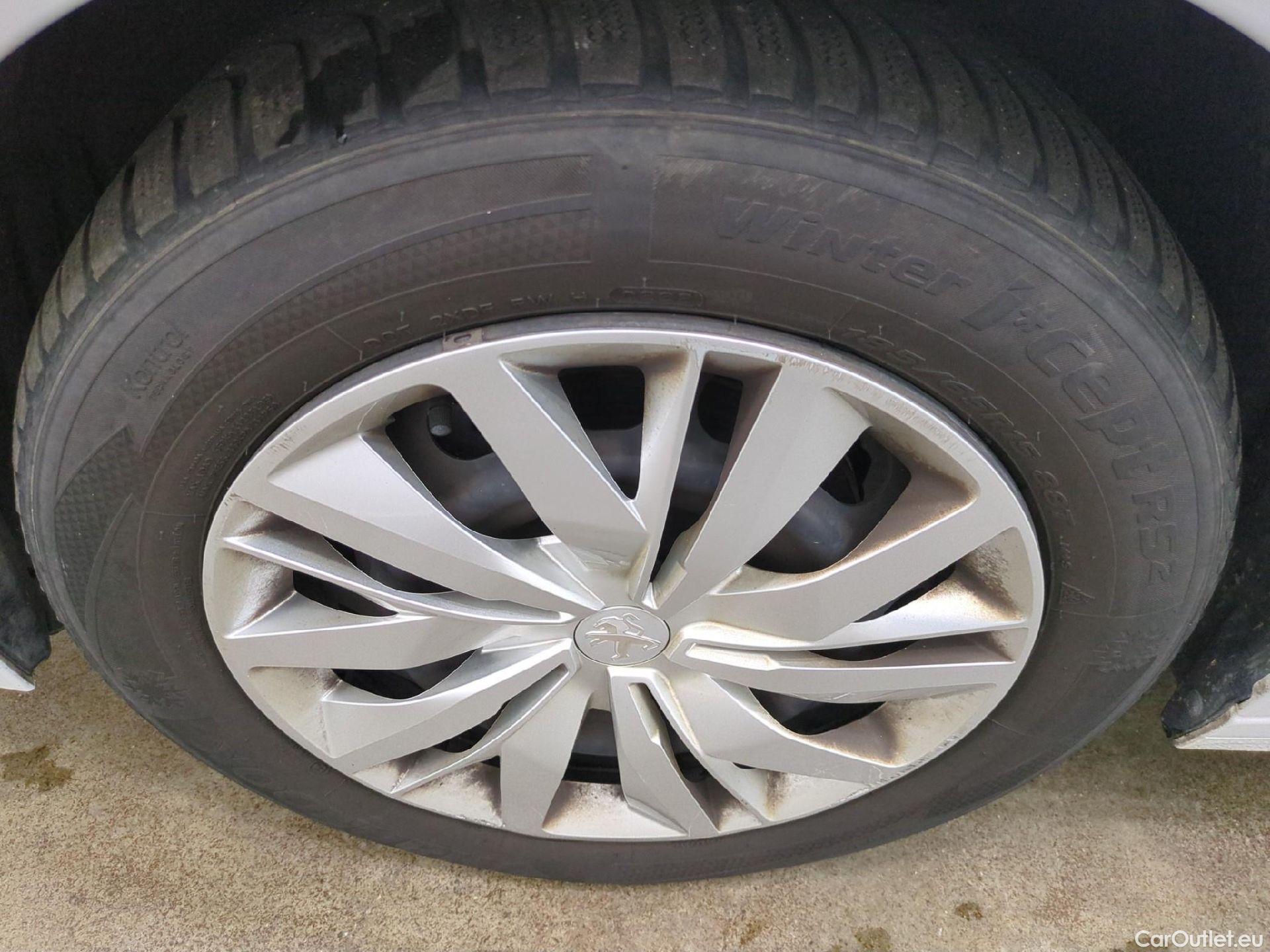  Peugeot  208  Premium 1.5 HDi 100CV BVM6 E6d #10