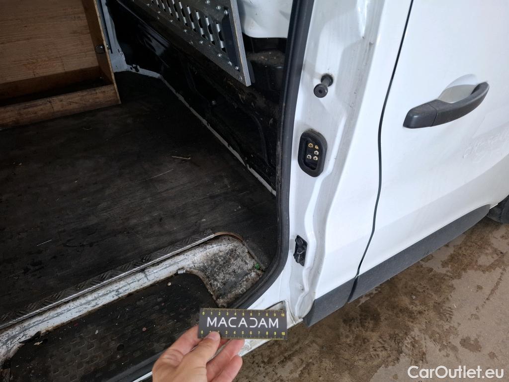  Renault  Trafic  Fourgon L2H1 3T Grand Confort 2.0 dCi 130CV BVM6 E6d #29