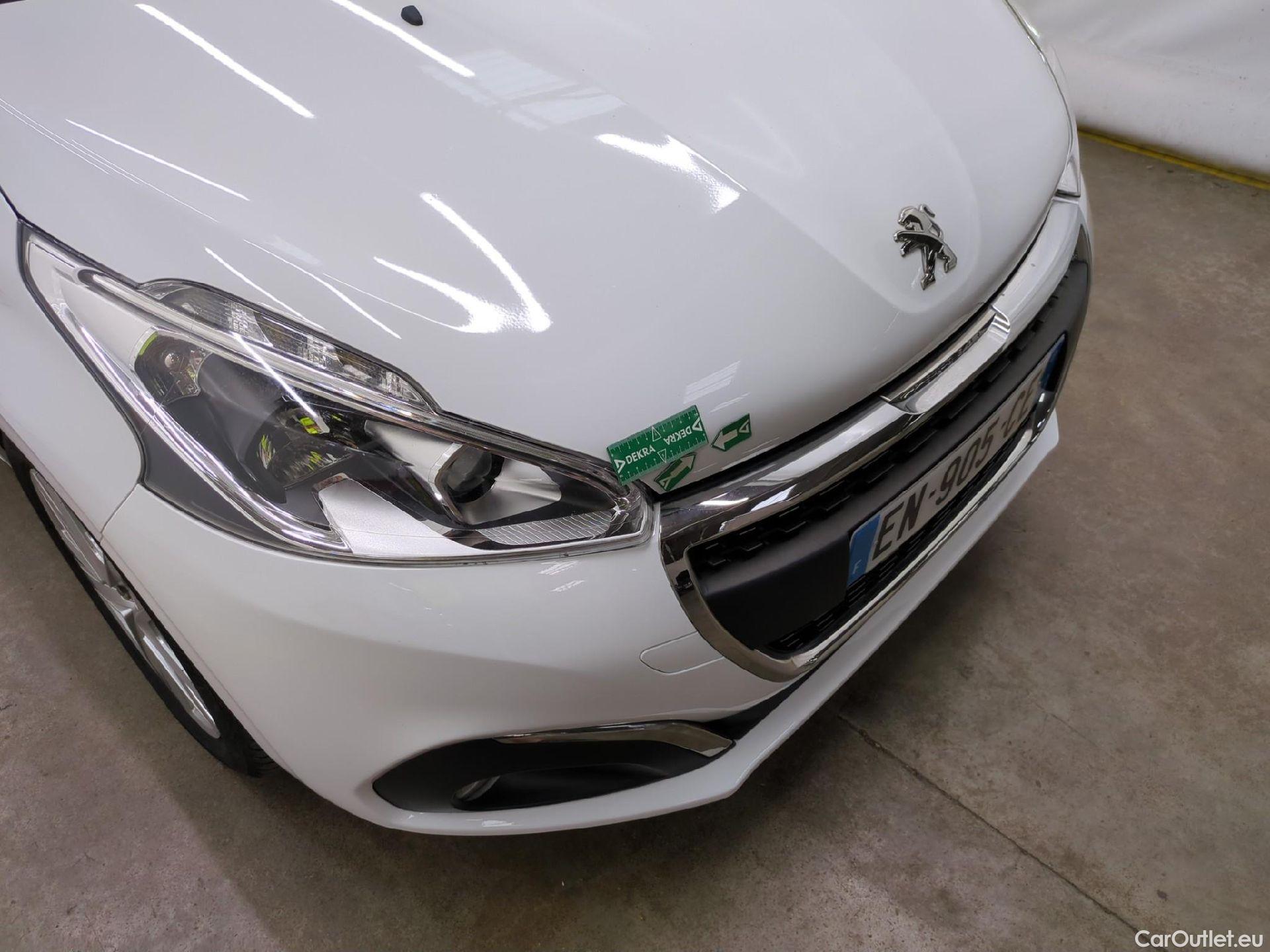  Peugeot  208  Allure Business 1.2 PureTech 110CV BVM5 E6 #17