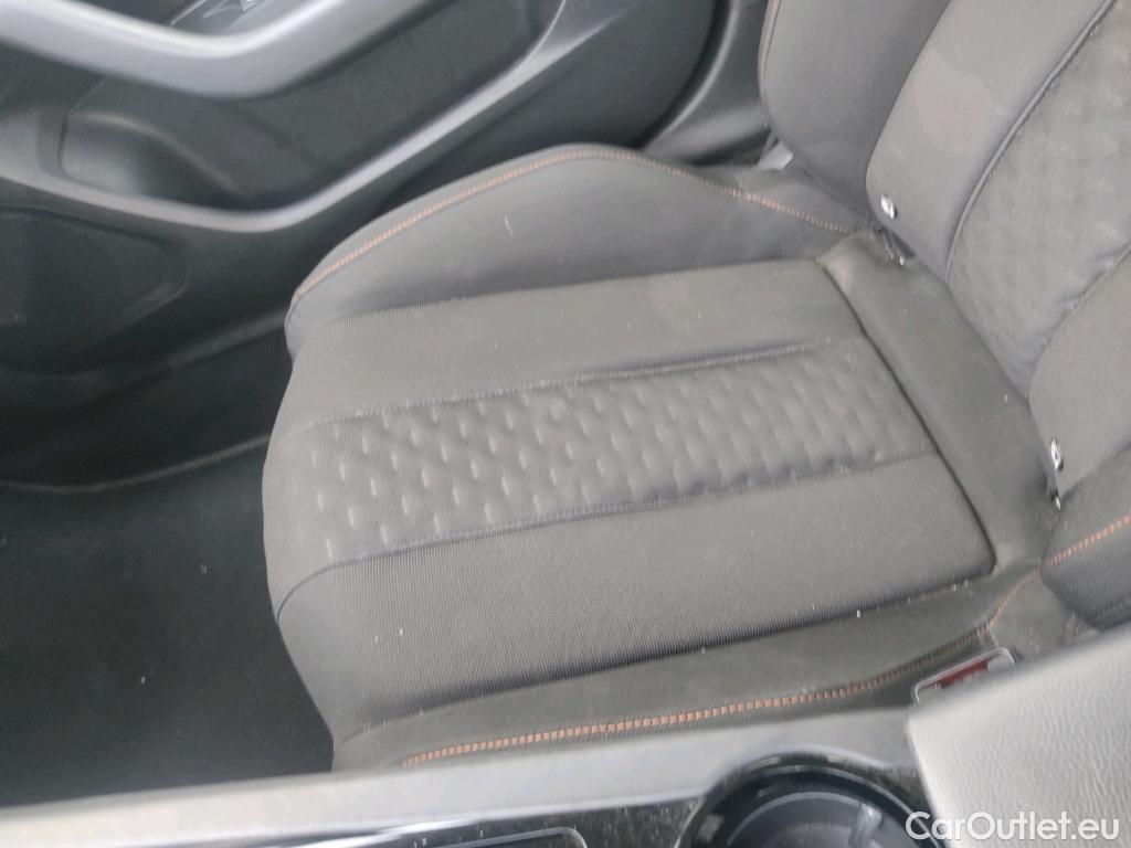  Peugeot  508 PEUGEOT  / 2018 / 5P / berlina con portón  5P Business Line BlueHDi 130 EAT8 (AC) #13