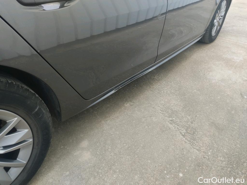  Peugeot  508 PEUGEOT  / 2018 / 5P / berlina con portón  5P Business Line BlueHDi 130 EAT8 (AC) #1