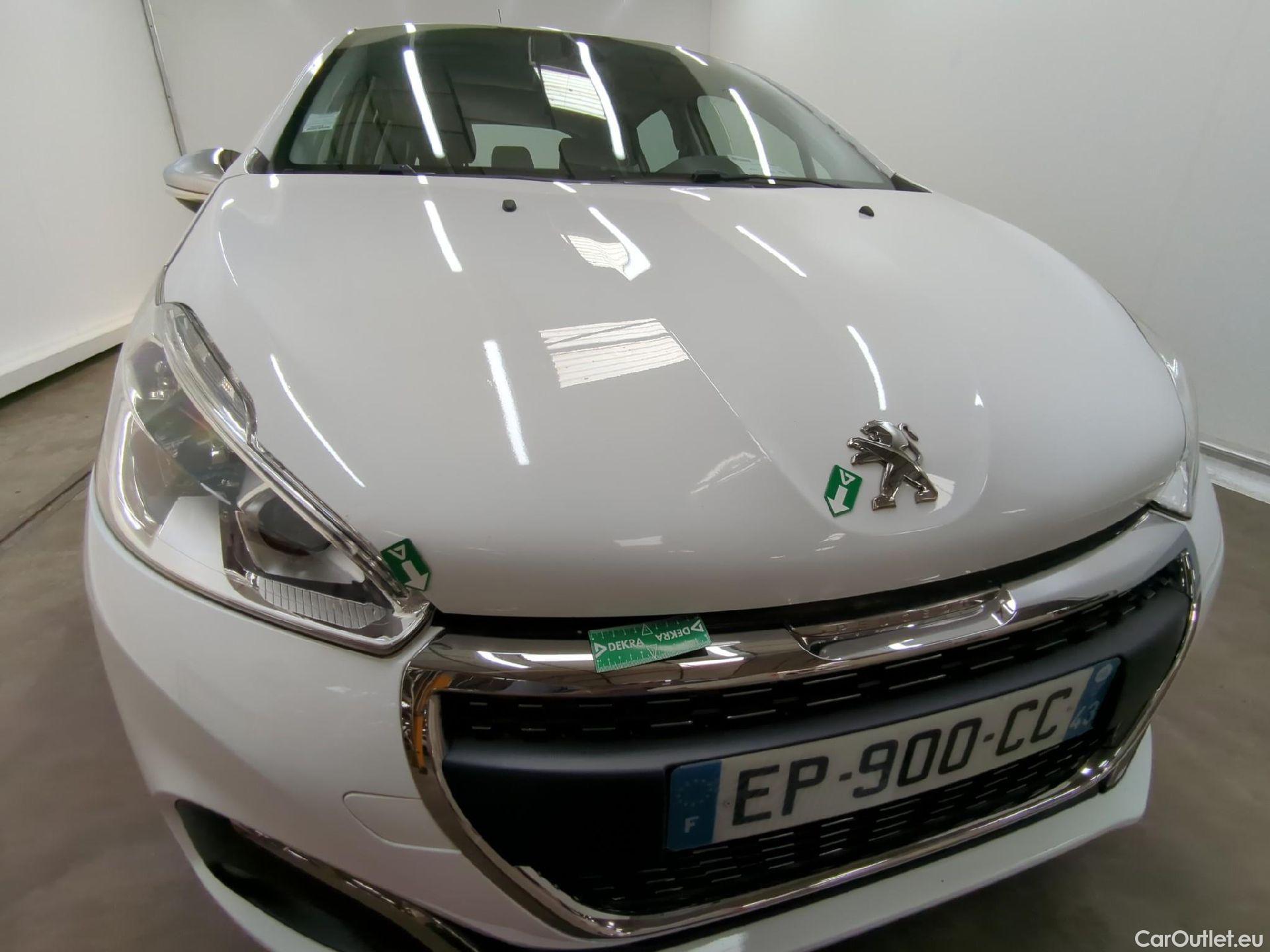  Peugeot  208  Allure Business 1.2 PureTech 110CV BVM5 E6 #21