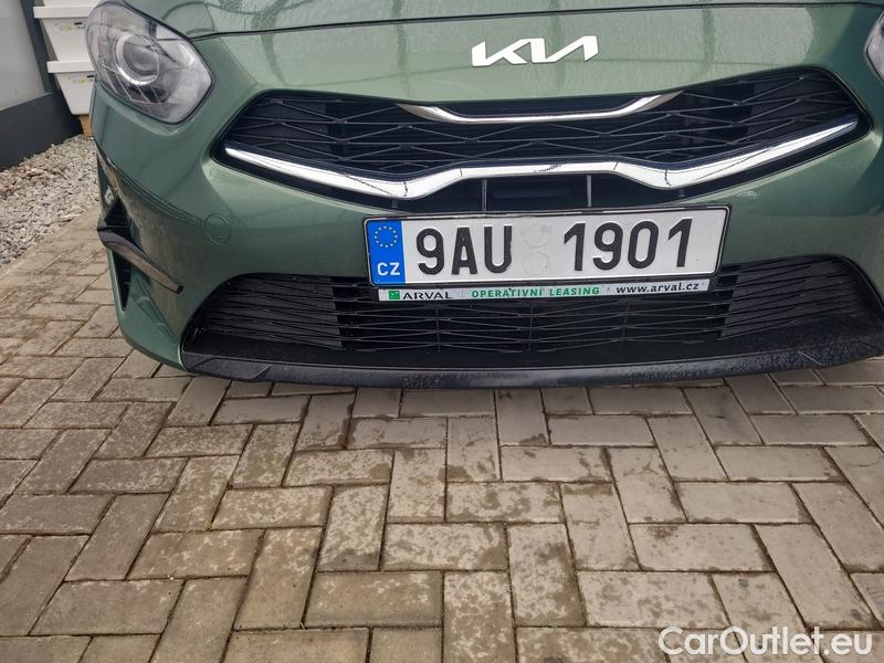  KIA  Cee'd Ceed Sportswagon (2018->) Ceed SW 1.5 T-GDI 118 Spin 5d #17
