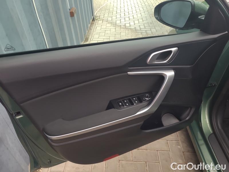 KIA  Cee'd Ceed Sportswagon (2018->) Ceed SW 1.5 T-GDI 118 Spin 5d #19