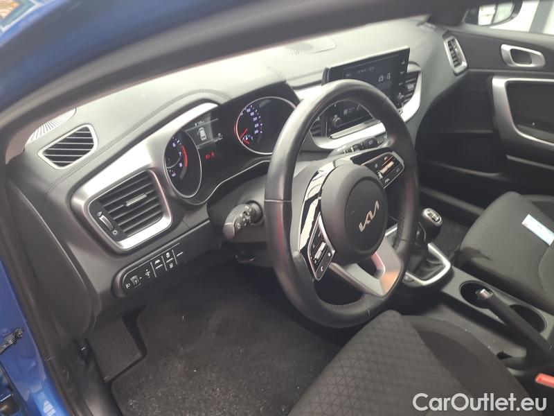  KIA  Cee'd Ceed Sportswagon (2018->) Ceed SW 1.5 T-GDI 118 Spin 5d #11