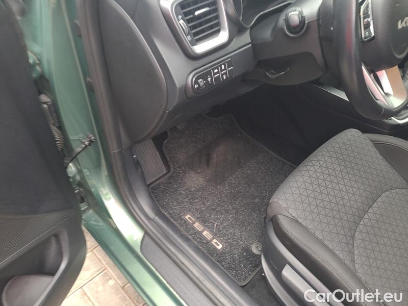  KIA  Cee'd Ceed Sportswagon (2018->) Ceed SW 1.5 T-GDI 118 Spin 5d #11