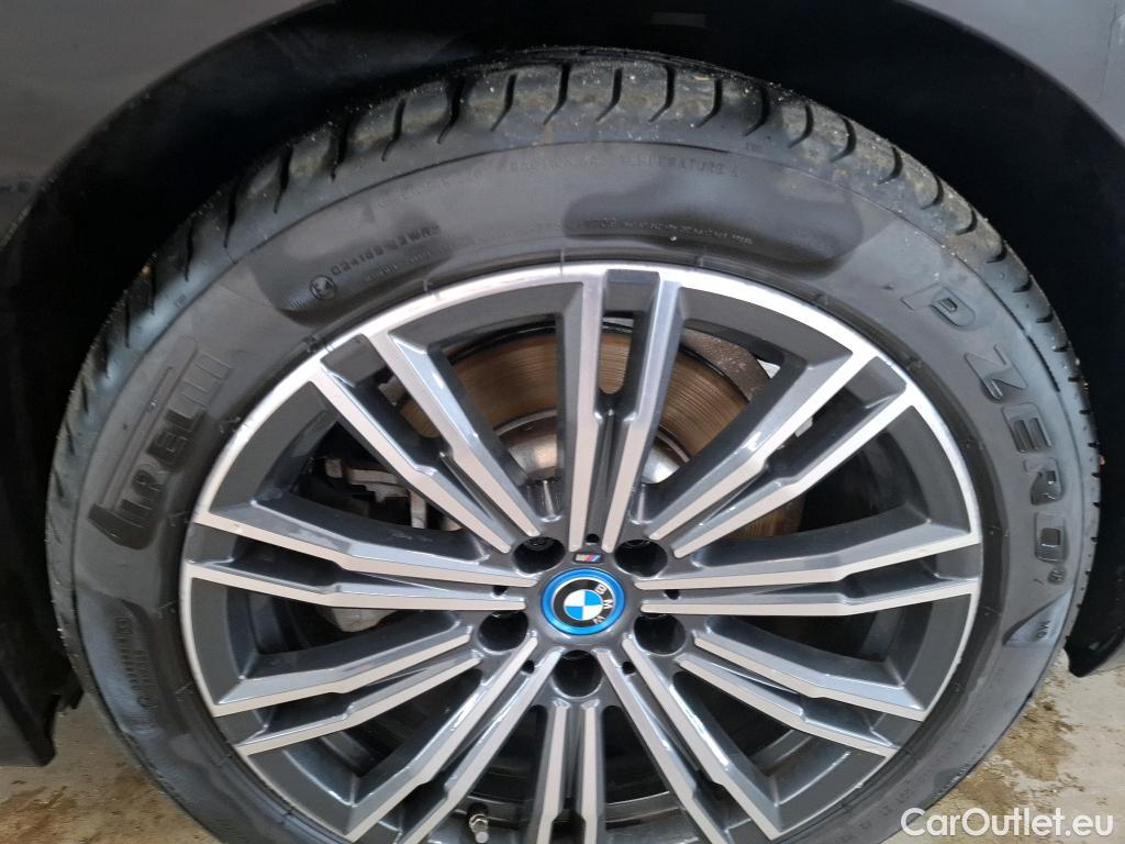  Bmw  Serie 3 BMW Série 3 Touring / 2022 / 5P / Break 330e 292ch M Sport BVA8 Hybride #29
