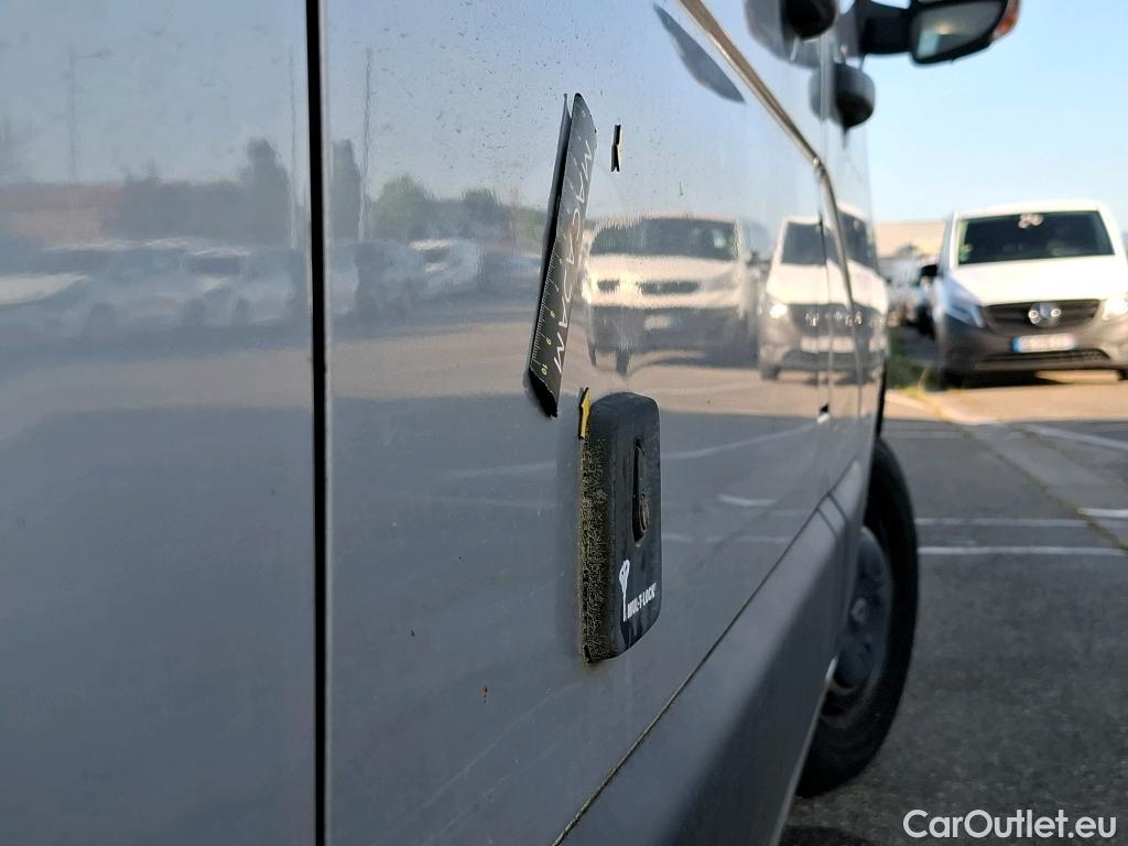  Renault  Master  III Fourgon L1H2 3 5 (HD) Grand Confort dCi 145CV BVM6 E6 #8