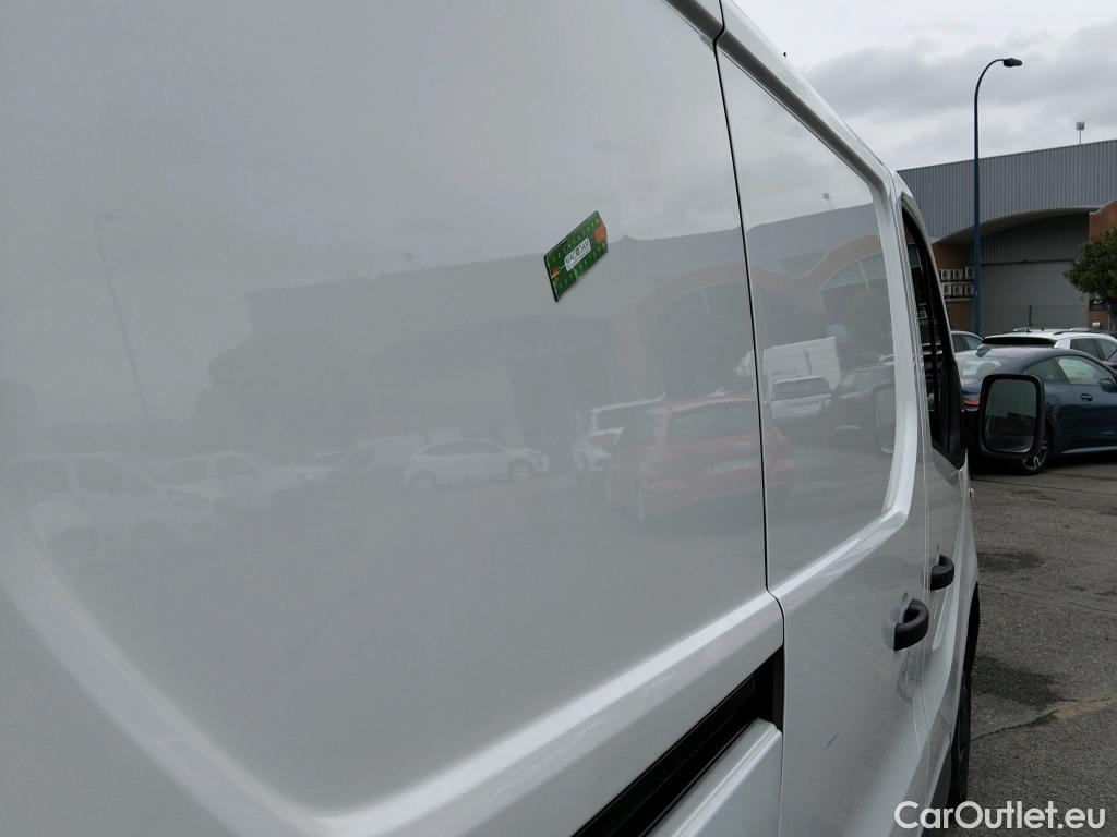  Renault  Trafic RENAULT  / 2019 / 4P / furgón Furgón 27 L1H1 Energy BluedCi 88 kW #21