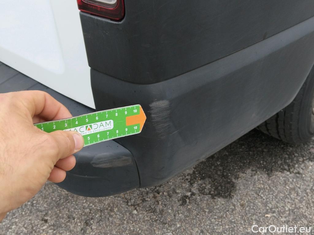  Renault  Trafic RENAULT  / 2019 / 4P / furgón Furgón 27 L1H1 Energy BluedCi 88 kW #13