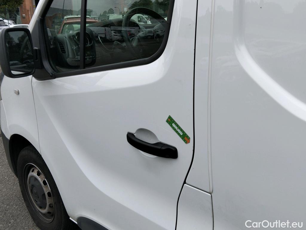  Renault  Trafic RENAULT  / 2019 / 4P / furgón Furgón 27 L1H1 Energy BluedCi 88 kW #6