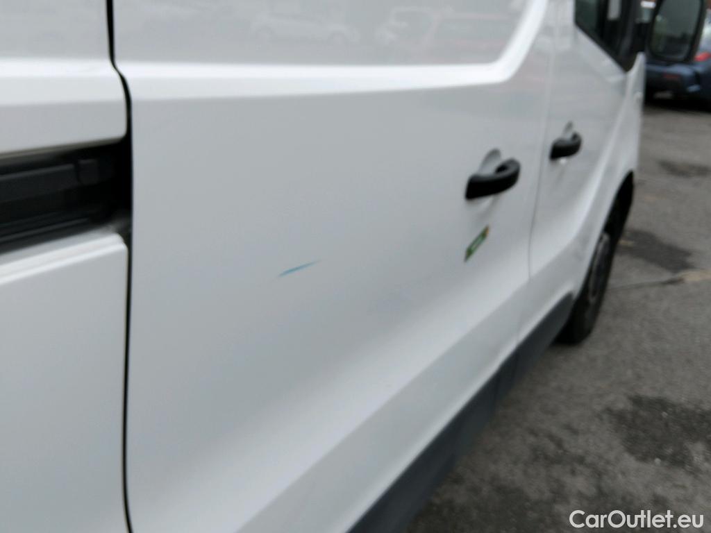  Renault  Trafic RENAULT  / 2019 / 4P / furgón Furgón 27 L1H1 Energy BluedCi 88 kW #22