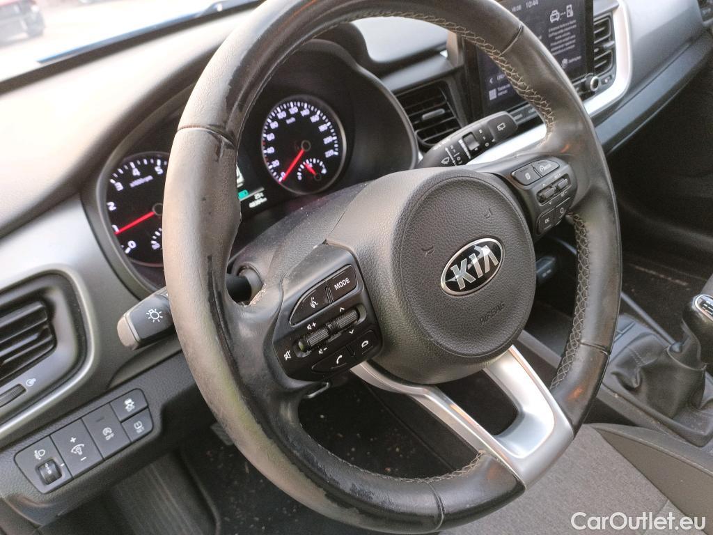  KIA  STONIC KIA  / 2017 / 5P / todoterreno 1.0 T-GDi 74kW (100CV) MHEV iMT Concept #16