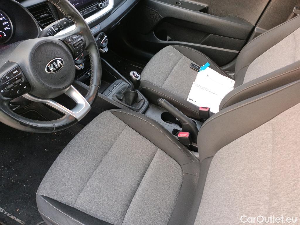  KIA  STONIC KIA  / 2017 / 5P / todoterreno 1.0 T-GDi 74kW (100CV) MHEV iMT Concept #27