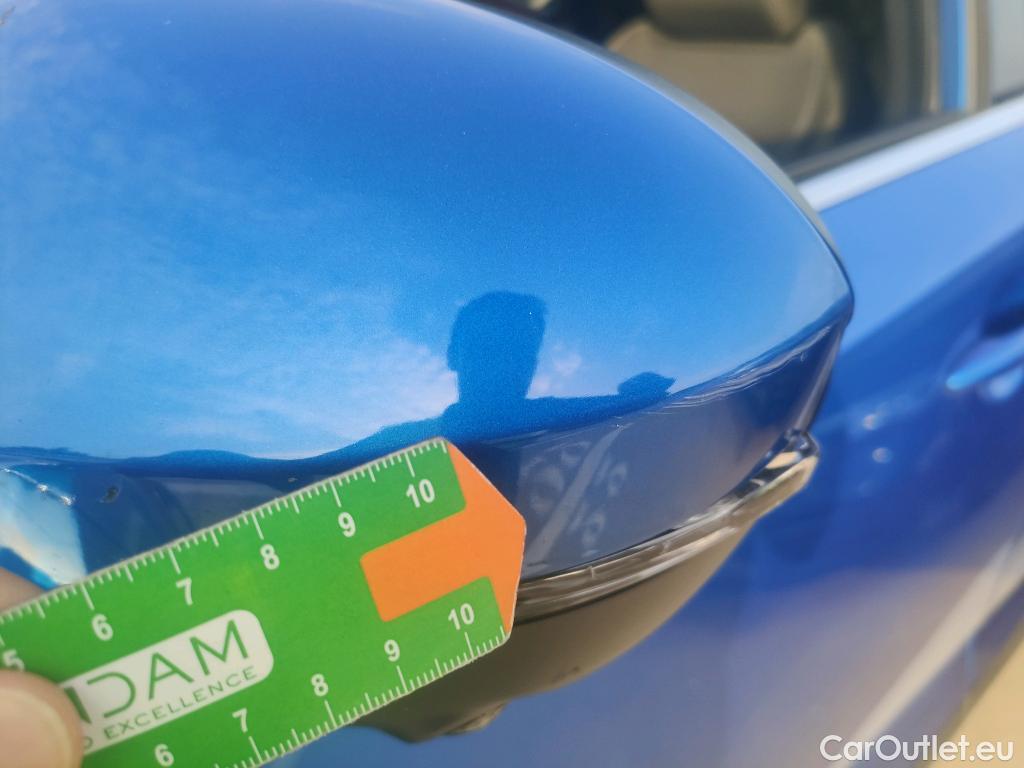  Land Rover  Discovery NISSAN QASHQAI / 2021 / 5P / todoterreno DIG-T 116kW mHEV Xtronic Premiere Edit.(SL) #27
