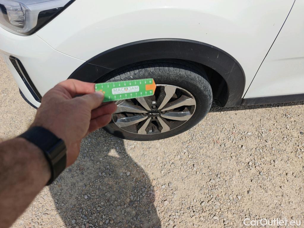  KIA  STONIC KIA  / 2017 / 5P / todoterreno 1.0 T-GDi 88kW (120CV) MHEV iMT Drive #1
