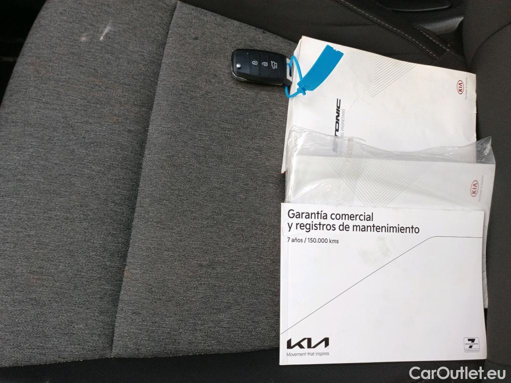  KIA  STONIC KIA  / 2017 / 5P / todoterreno 1.0 T-GDi 74kW (100CV) MHEV iMT Concept #10