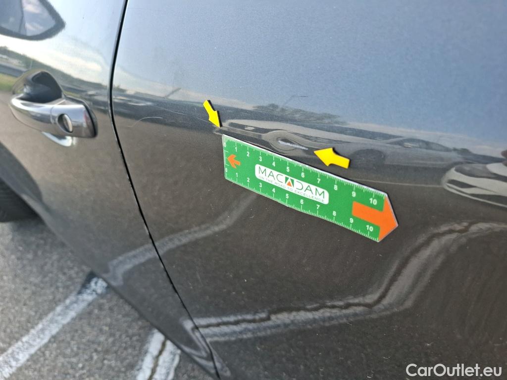  Peugeot  208 PEUGEOT  / 2015 / 5P / Berline &BLUEHDI 100 S&S ALLURE BUSINESS #2