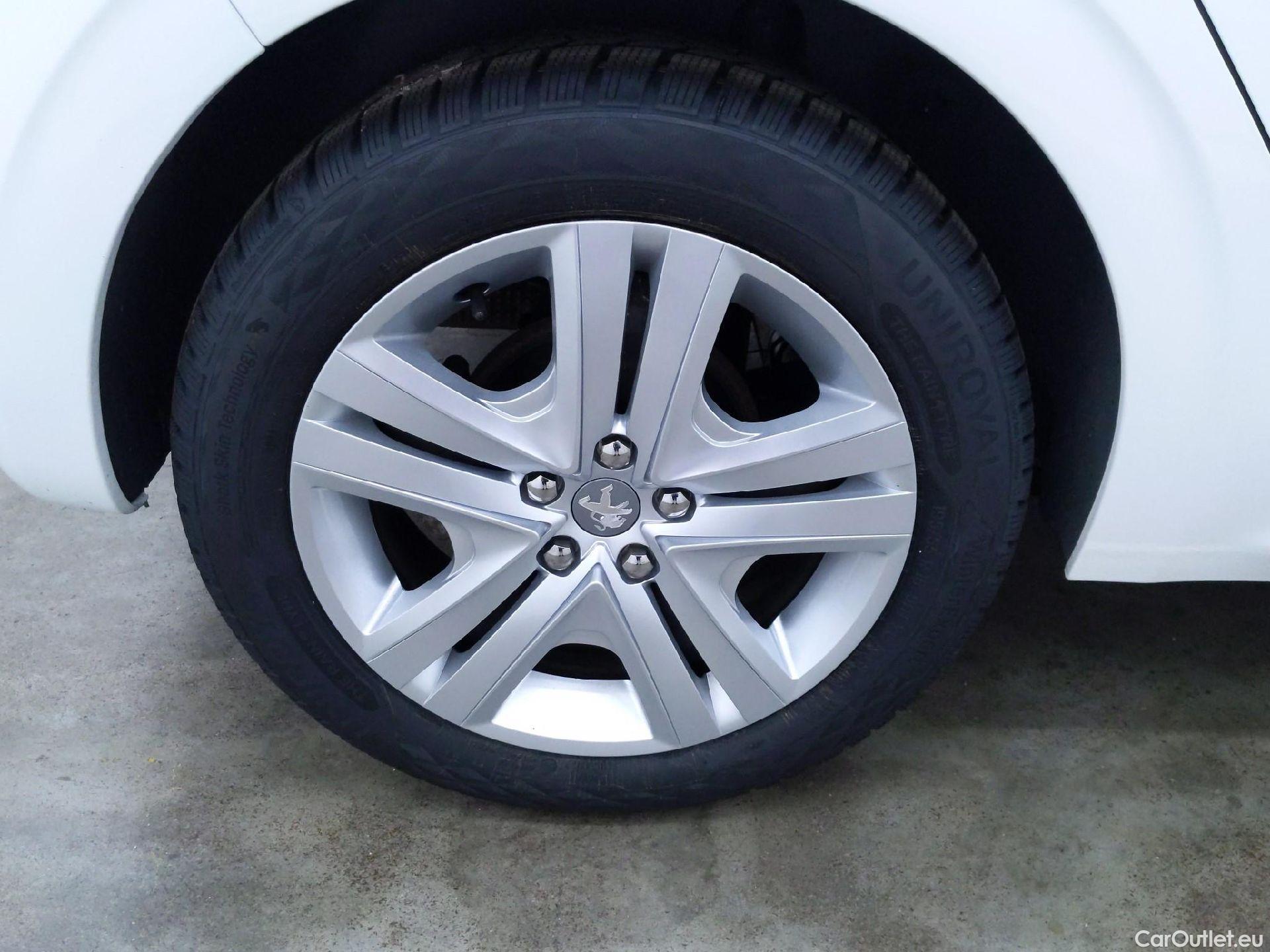  Peugeot  208  Allure Business 1.2 PureTech 110CV BVM5 E6 #6