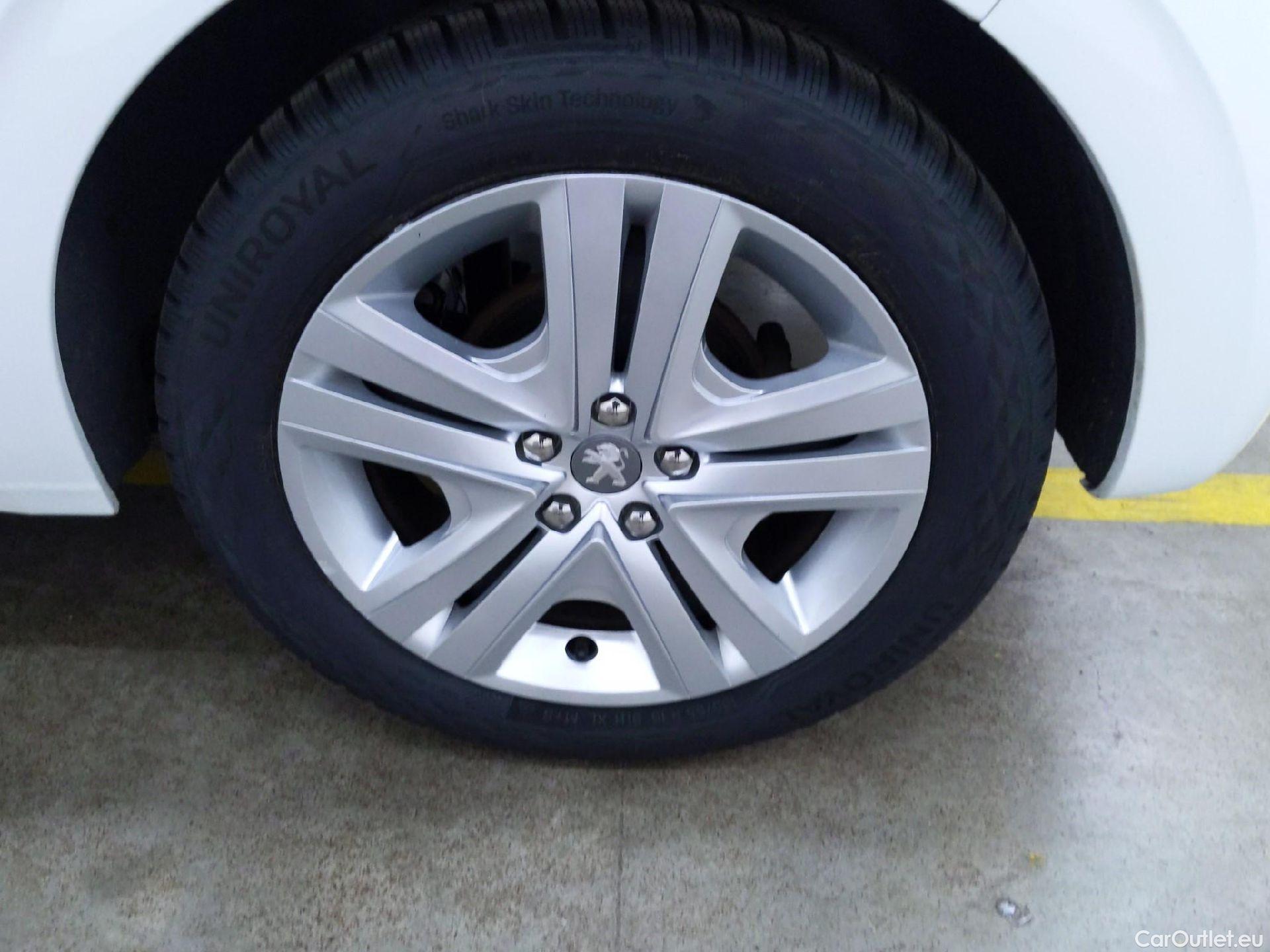  Peugeot  208  Allure Business 1.2 PureTech 110CV BVM5 E6 #9