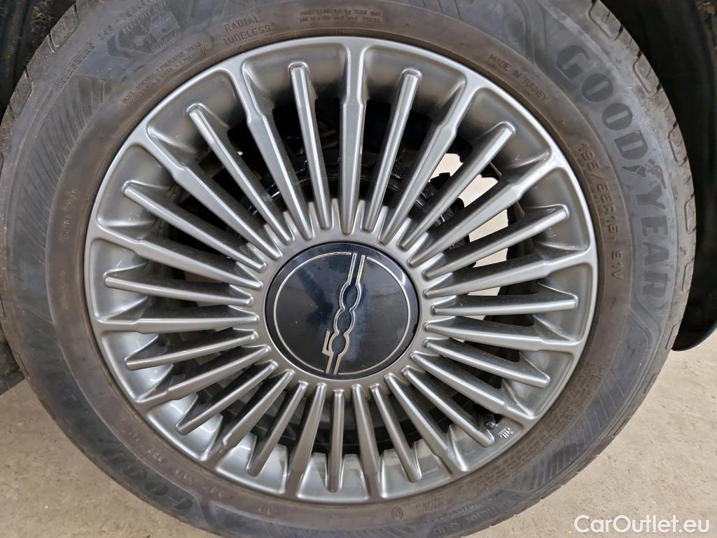  Fiat  500 FIAT  / 2020 / 3P / Berline 42kWh Icône #39