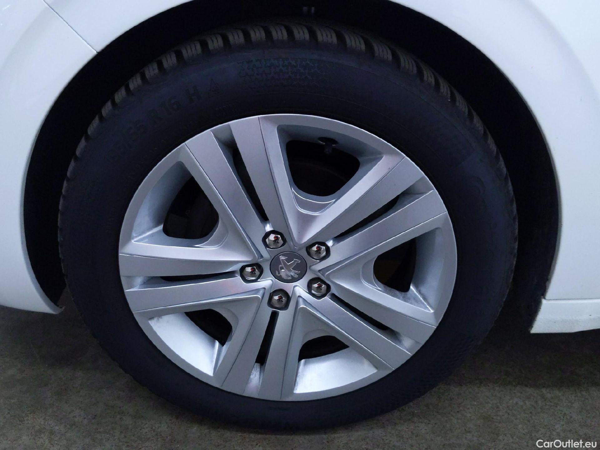  Peugeot  208  Allure Business 1.2 PureTech 110CV BVM5 E6 #2