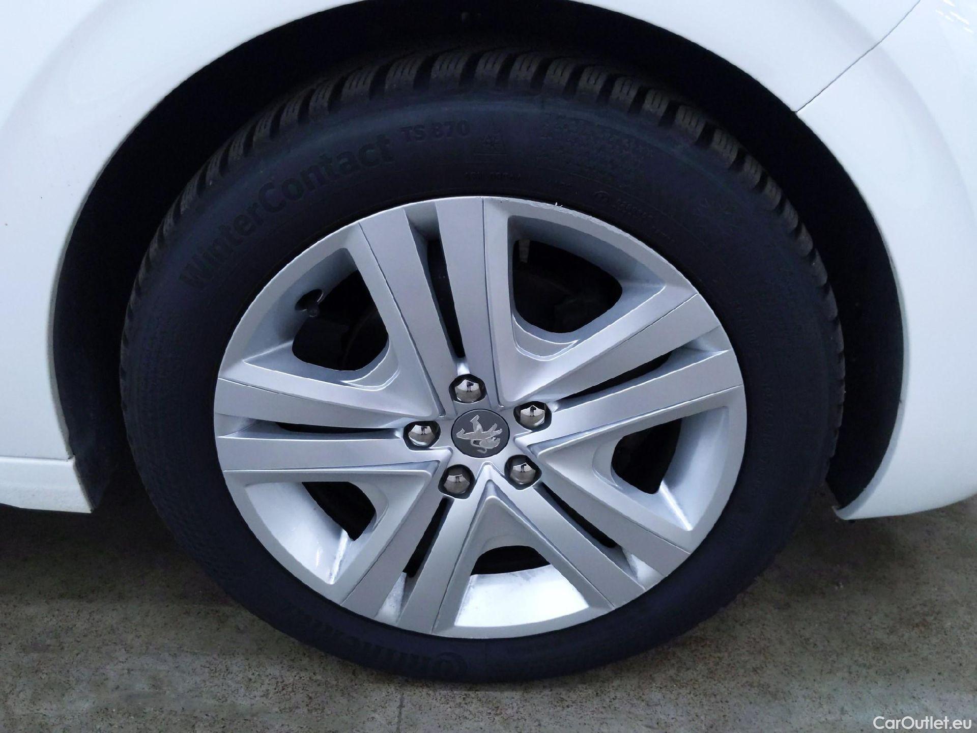  Peugeot  208  Allure Business 1.2 PureTech 110CV BVM5 E6 #5