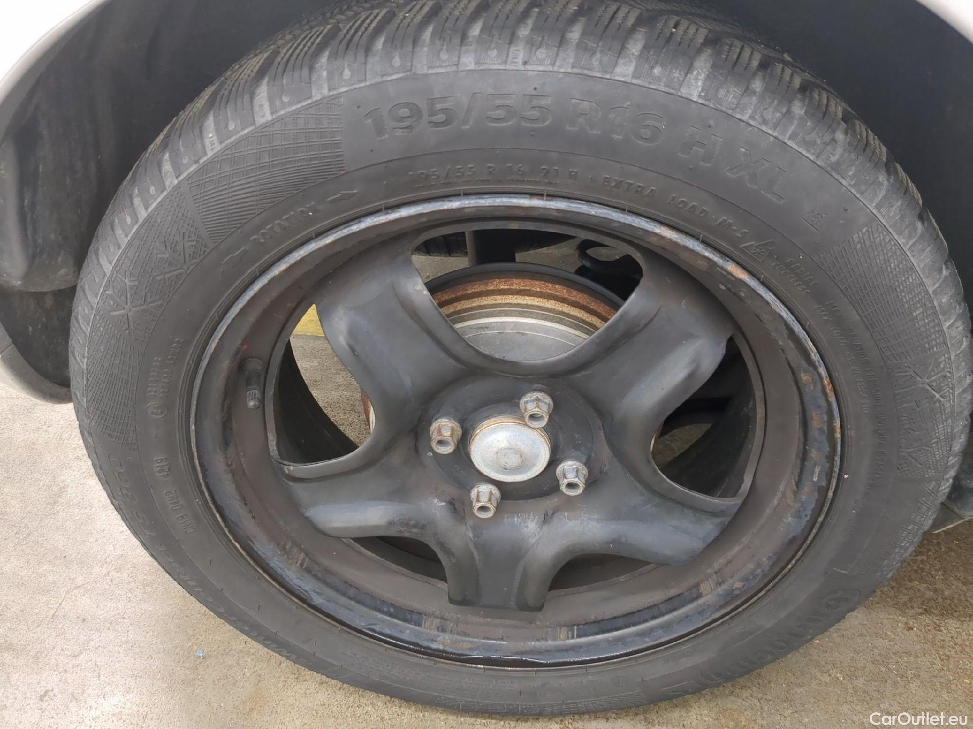 Renault  Clio  IV Business 0.9 TCe 90CV BVM5 E6 #7