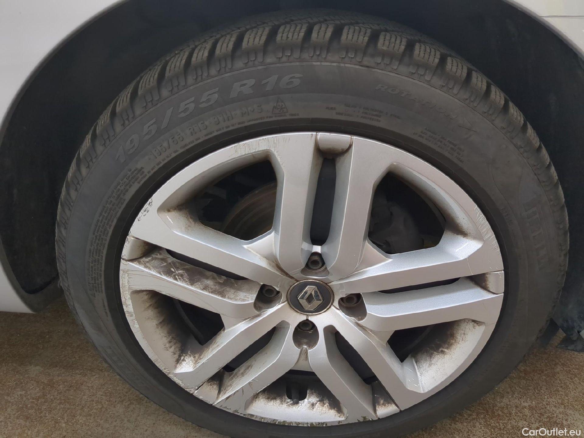  Renault  Clio  IV Business 0.9 TCe 90CV BVM5 E6 #9