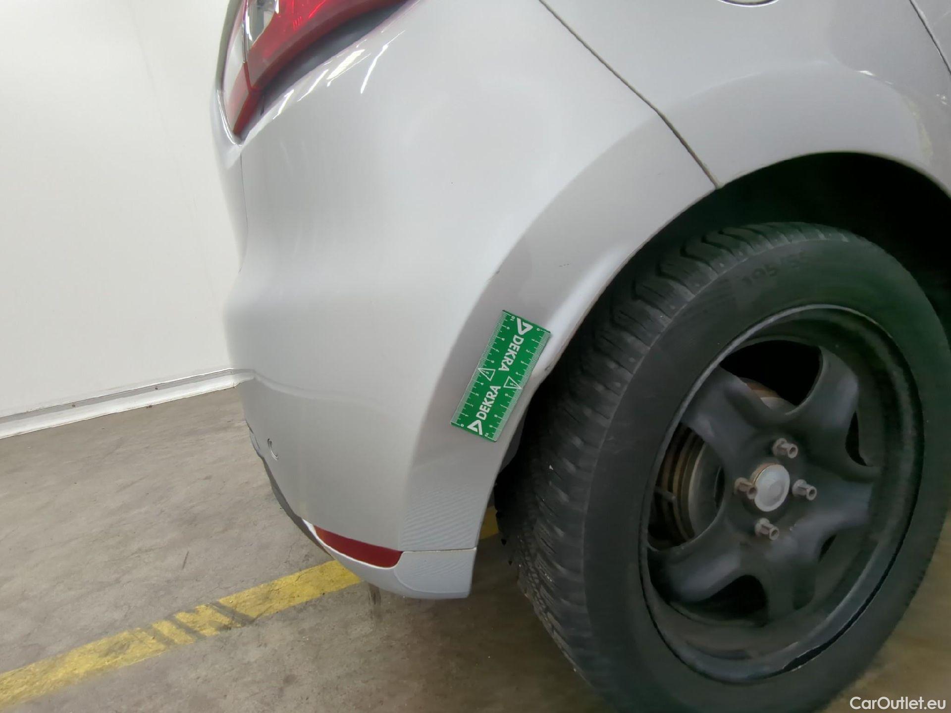  Renault  Clio  IV Business 0.9 TCe 90CV BVM5 E6 #26
