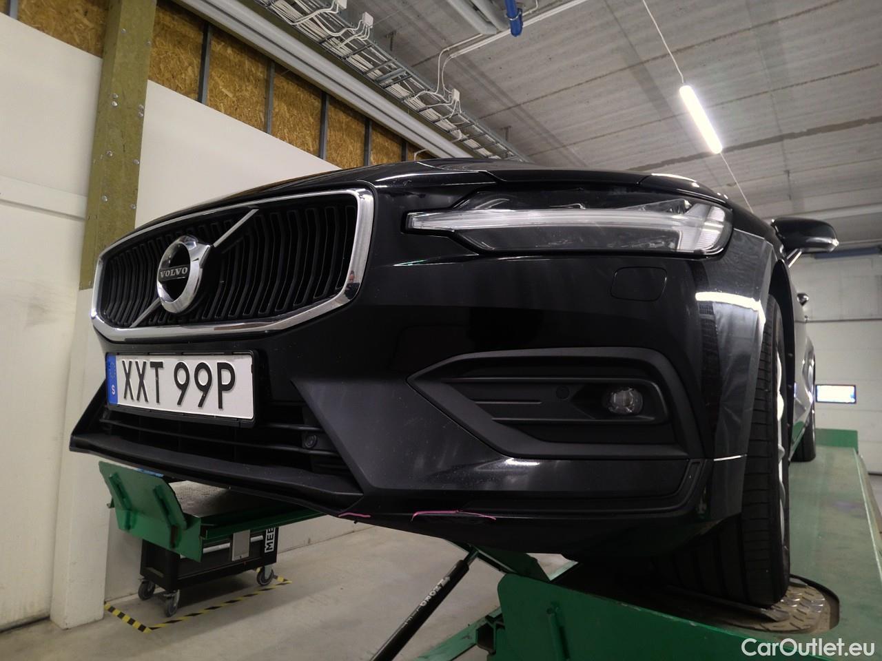  Volvo  V60  B4 D FWD Moment.Adv.Ed.Aut #1