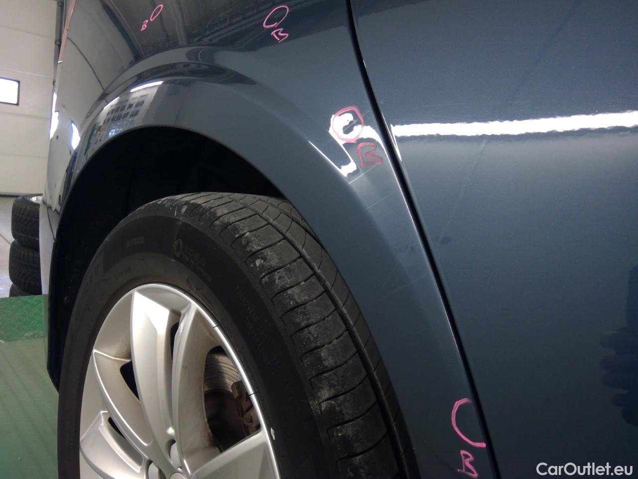  Volvo  V60  B4 D FWD Mom.Adv.SE Pa.Aut #37
